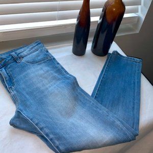 New York & Company Light Wash Blue Jean